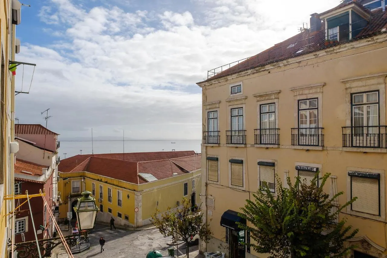 Colourful Alfama Apartment Lisboa