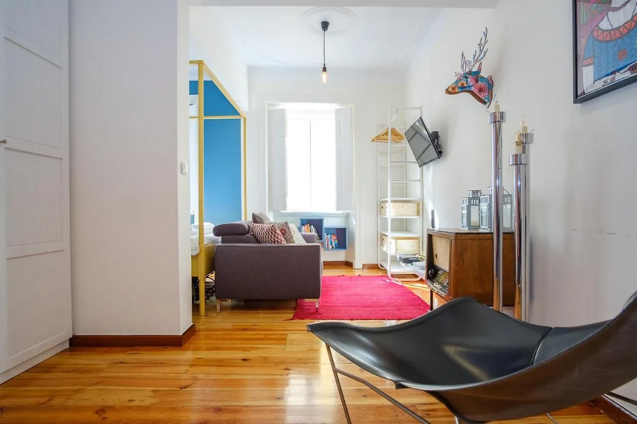 Colourful Alfama Apartment Lisbon